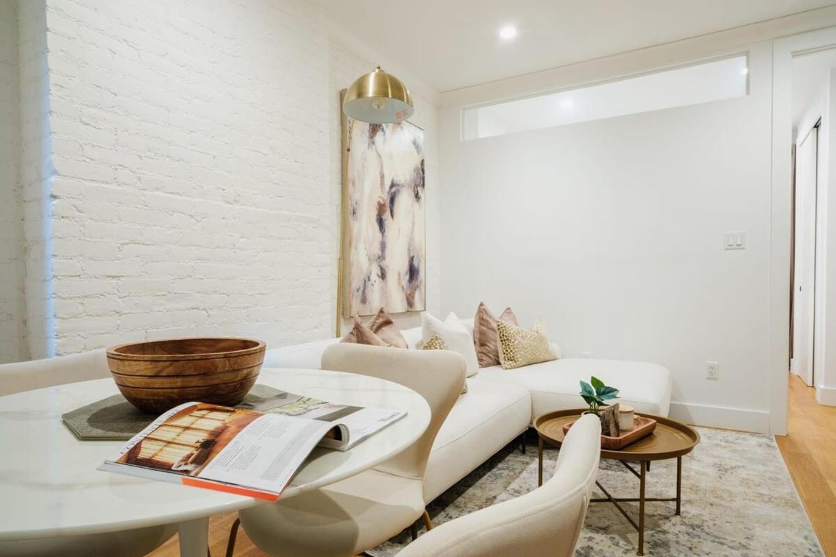 1288-4rn Newly Furnished Prime Ues 2br Apartment