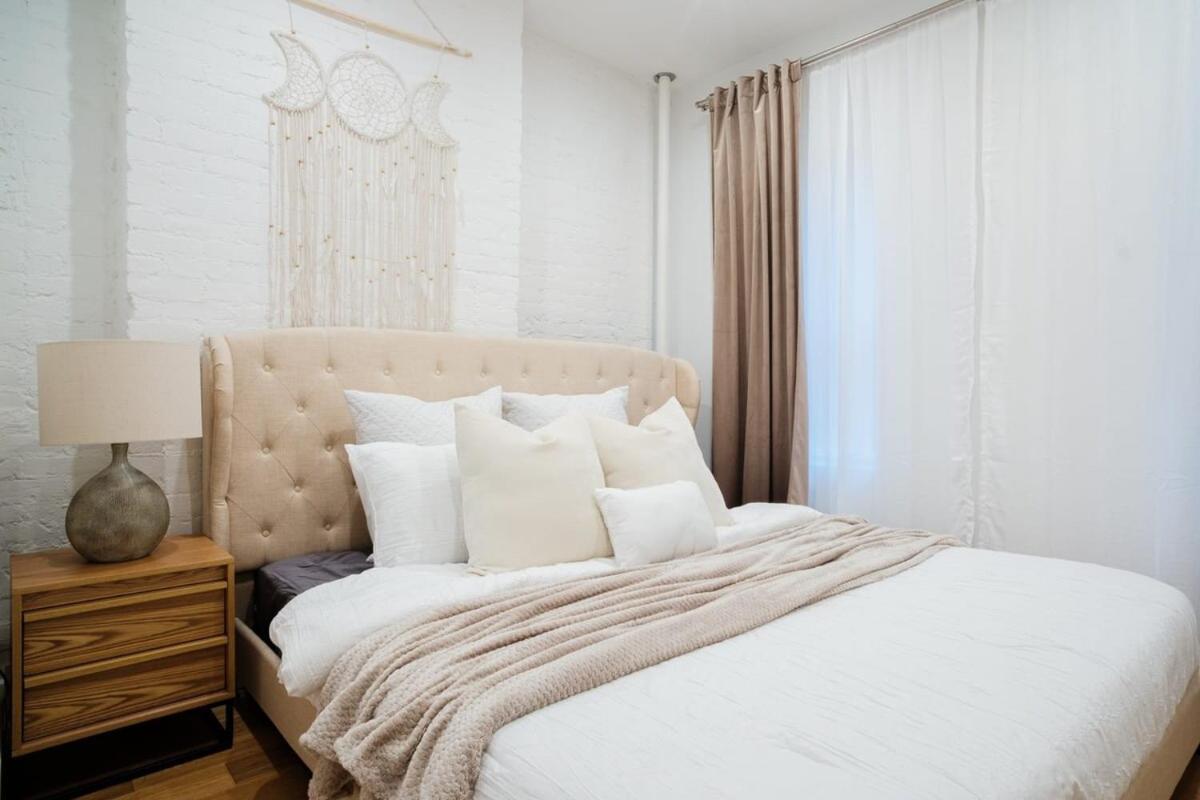1288-4rn Newly Furnished Prime Ues 2br Apartment